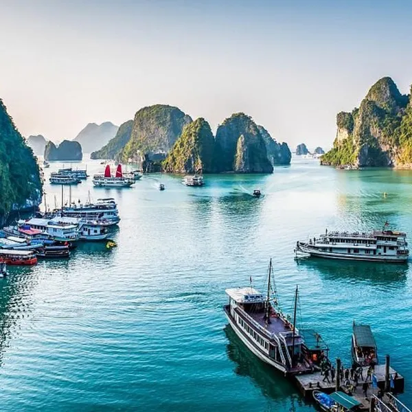Hanoi - Ninh Binh - Halong Bay - Danang- Hoian - Cu Chi Mekong Delta (10 Day- 9night)