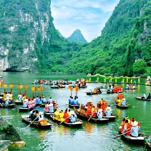 12 NGÀY Ở VIỆT NAM VÀ CAMPUCHIA