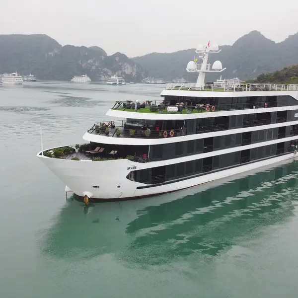 HALONG BAY GRAND CRUISE 5* FULL DAY TOUR