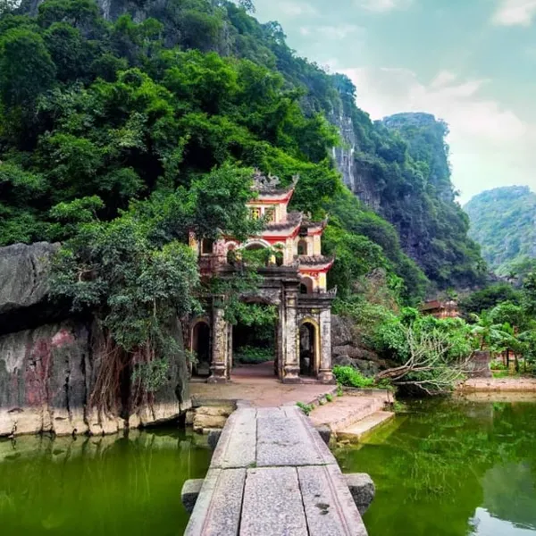 KHÁM PHÁ 6 NGÀY Ở VIỆT NAM