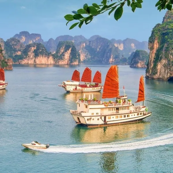 KHÁM PHÁ 6 NGÀY Ở VIỆT NAM