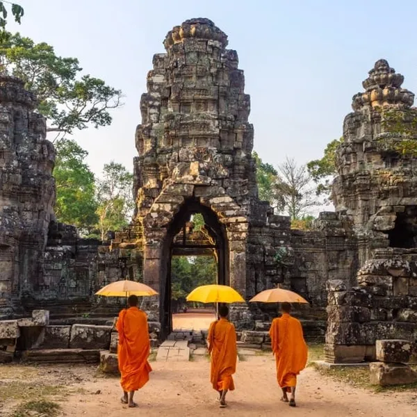 8 DAYS IN VIETNAM AND CAMBODIA 
