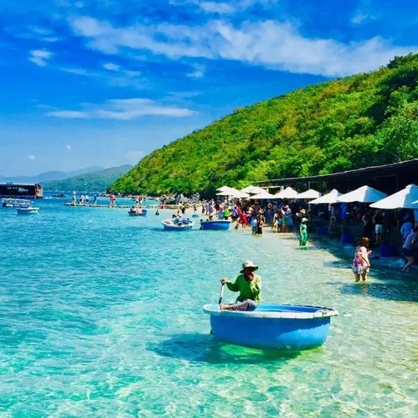 KỲ NGHỈ VIỆT NAM ĐẦY CẢM HỨNG VỚI KỲ NGHỈ DƯỠNG BÃI BIỂN Ở NHA TRANG