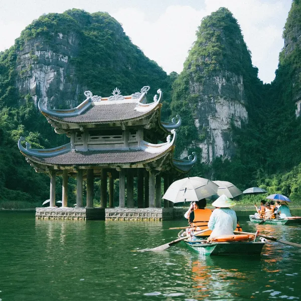 BAI DINH – TRANG AN 1 DAY TRIP