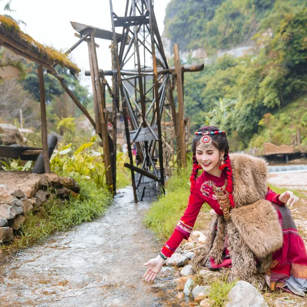 SAPA TREKKING WITH MAO