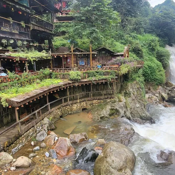 SAPA TREKKING WITH MAO