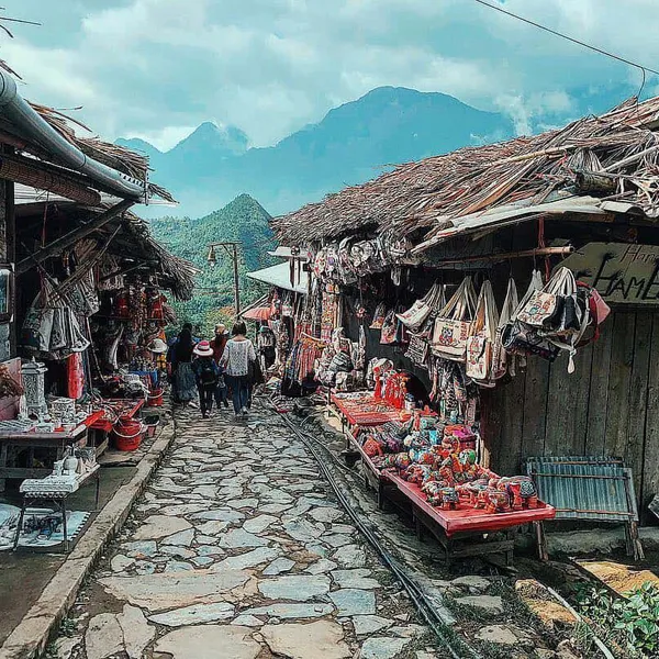 SAPA TREKKING WITH MAO