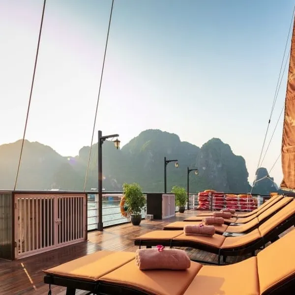 BLISSFUL VIETNAM TOUR WITH BEACH STAY IN NHA TRANG