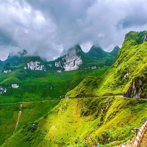 Tour Hà Giang 4 Ngày 3 Đêm - Hmong Village ( Ô tô)