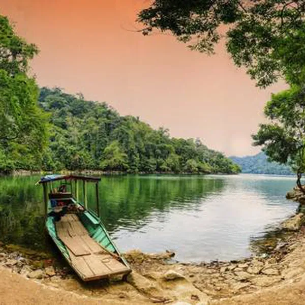 Pac Bo - Ban Gioc Waterfall - Tiger Cave - Babe Lake - Duom Temple
