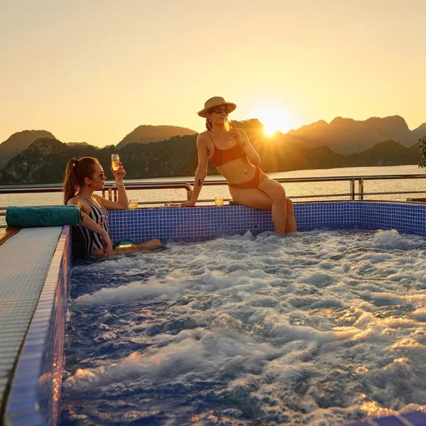 SEA LION CRUISE 5-STAR HALONG BAY