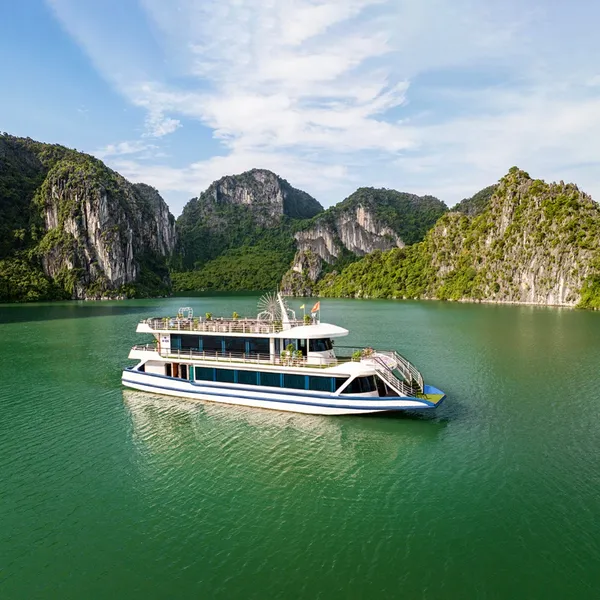 HERCULES LUXURY 5 STARS CRUISE 1 DAY