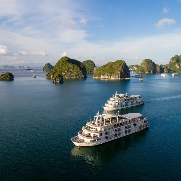 HA NOI – SAPA – FANSIPAN – HA LONG  (5 Days 4 Nights)