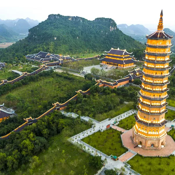 HÀ NỘI - HẠ LONG TRÊN TÀU - HOA LƯ (5 Ngày 4 Đêm)
