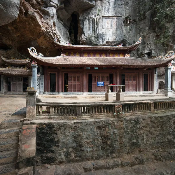 HOA LU – TAM COC – MUA CAVE – BAI DINH – TRANG AN 2 DAYS 1 NIGHT