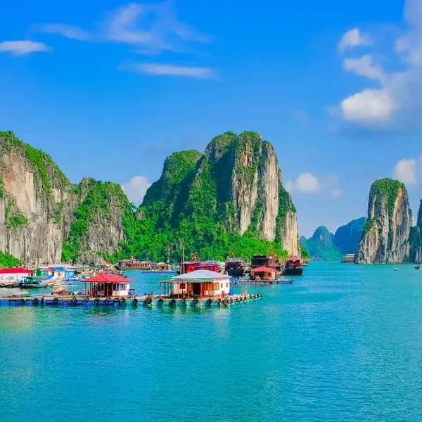 LOVELY BEACHES – NORTH AND SOUTH OF VIETNAM