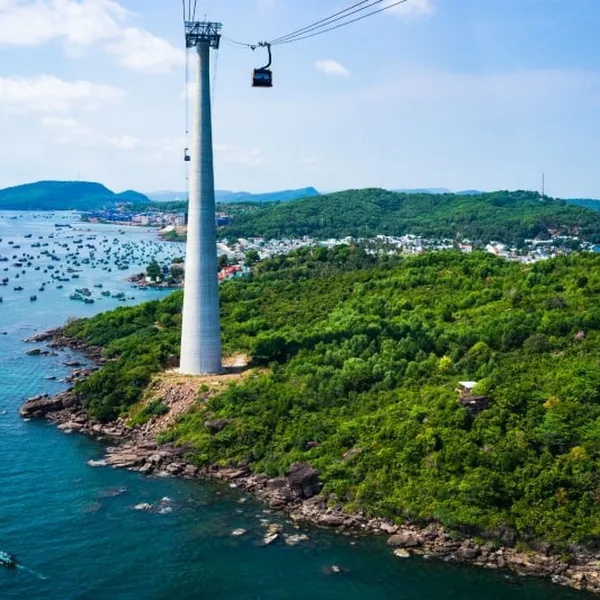 LOVELY BEACHES – NORTH AND SOUTH OF VIETNAM