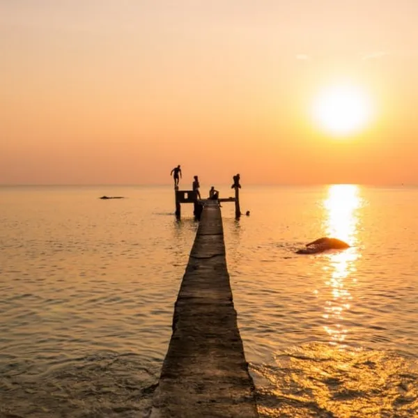 LOVELY BEACHES – NORTH AND SOUTH OF VIETNAM