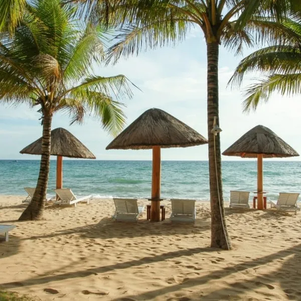 LOVELY BEACHES – NORTH AND SOUTH OF VIETNAM