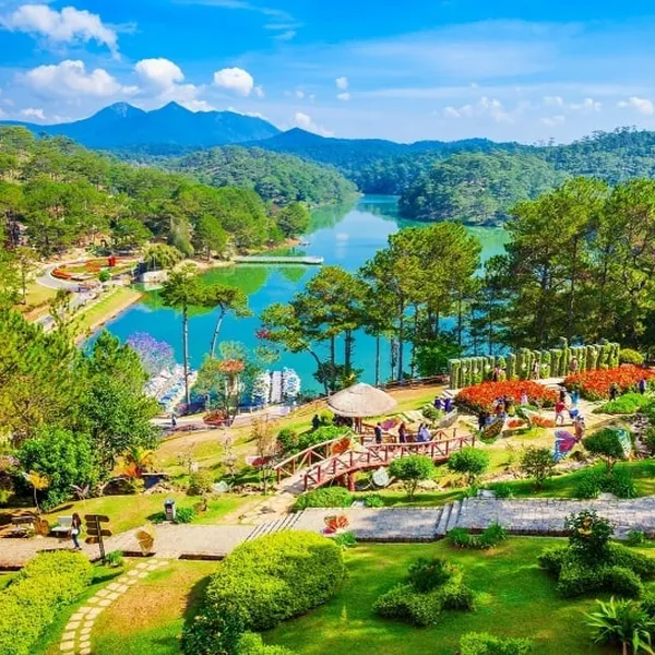 SENSES OF VIETNAM