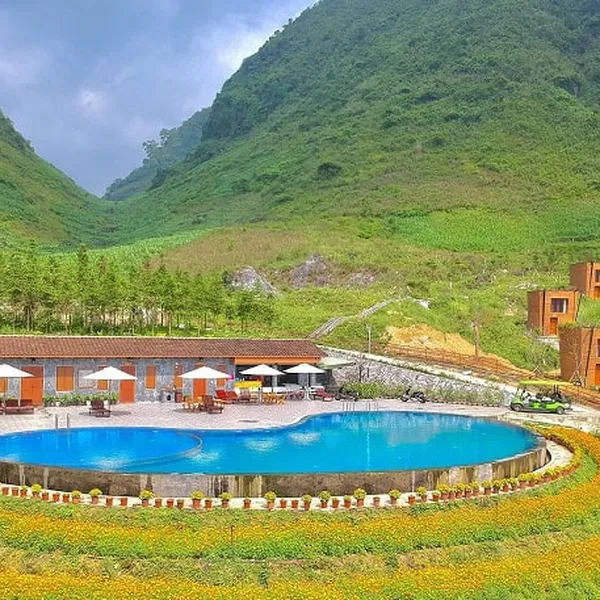 Tour Hà Giang 4 Ngày 3 Đêm - Hmong Village ( Ô tô)