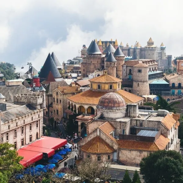 VIETNAM AT A GLANCE 10 Days 