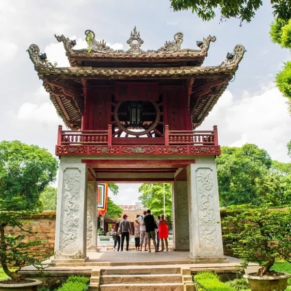 VIETNAM AT A GLANCE 10 Days 