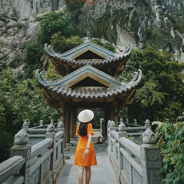 HANOI – HA LONG BAY – SAPA -  HOA LU -TAM COC – MUA CAVE – HA NOI