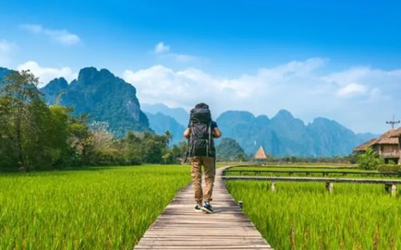 EXPLORE VIETNAM, LAOS & CAMBODIA IN 10 DAYS