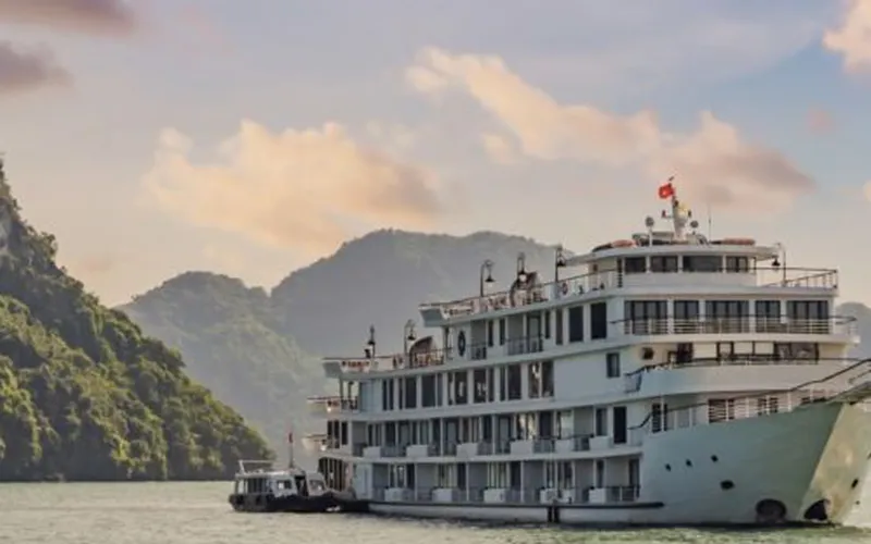 Luxury Tour to North of Vietnam: Hanoi – Halong Bay		
