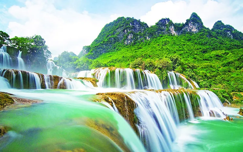 TOUR HÀ GIANG - THÁC BẢN GIỐC - HỒ BA BỂ 6 NGÀY 5 ĐÊM ( Ô tô)