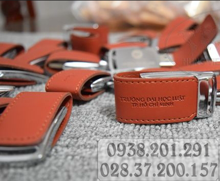 Usb da 4G 8G 16G 32G in khắc logo làm quà tặng giá rẻ tphcm Usb da 4G 8G 16G 32G in khắc logo làm quà tặng giá rẻ tphcm