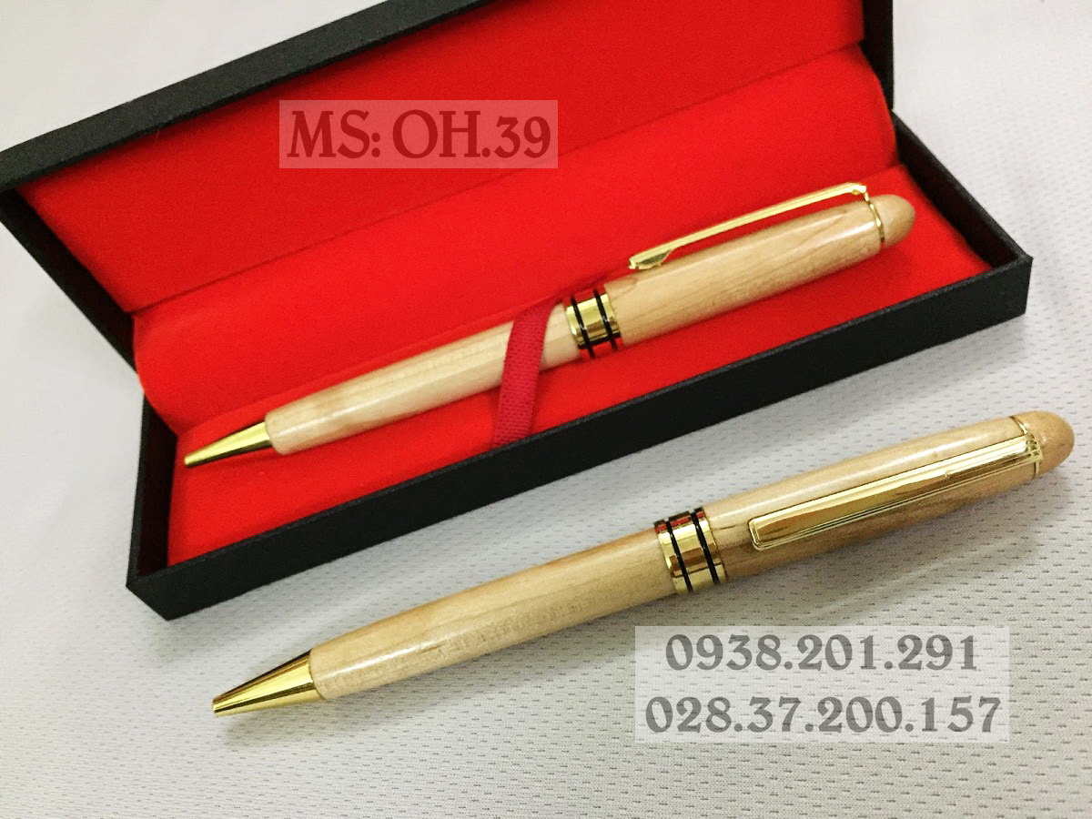 Bút gỗ khắc tên sẽ là món quà đặc biệt trong dịp sinh nhật của đồng nghiệp Bút gỗ khắc tên sẽ là món quà đặc biệt trong dịp sinh nhật của đồng nghiệp