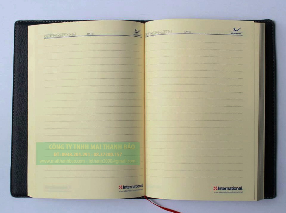 Ruột sổ tay được in bằng giấy fort kem với logo công ty ở đầu trang và chân trang Ruột sổ tay được in bằng giấy fort kem với logo công ty ở đầu trang và chân trang