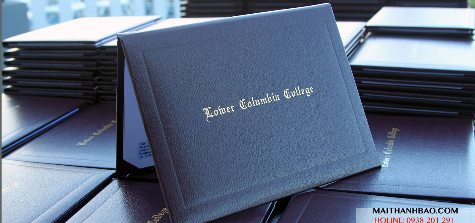 Bìa bằng tốt nghiệp từ da thật có độ bền cao Bìa bằng tốt nghiệp từ da thật có độ bền cao