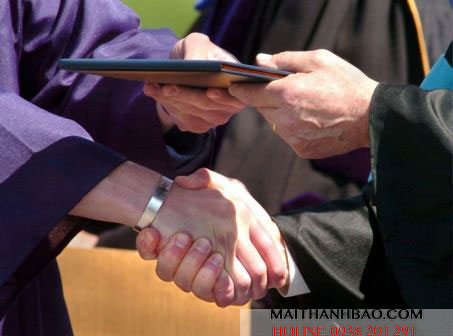 Bìa bằng tốt nghiệp đại học - tình cảm cho thế hệ tương lai Bìa bằng tốt nghiệp đại học - tình cảm cho thế hệ tương lai