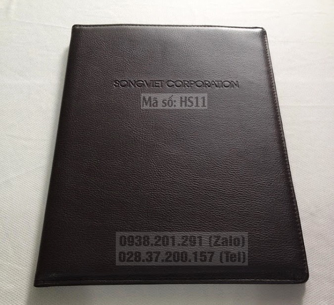 Bìa hồ sơ trình ký có nẹp kim loại ép logo ở ngoài bìa màu nâu Sóng Việt, kích thước A4 Bìa hồ sơ trình ký có nẹp kim loại ép logo ở ngoài bìa màu nâu Sóng Việt, kích thước A4
