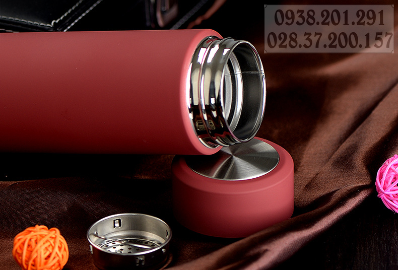 Bình giữ nhiệt màu đỏ red in logo tên công ty làm quà tặng khách hàng ý nghĩa đẹp giá rẻ Bình giữ nhiệt màu đỏ red in logo tên công ty làm quà tặng khách hàng ý nghĩa đẹp giá rẻ