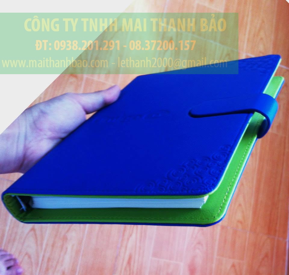 Bìa sổ tay được phối màu xanh dương và xanh lá cây rất đẹp và ấn tượng Bìa sổ tay được phối màu xanh dương và xanh lá cây rất đẹp và ấn tượng
