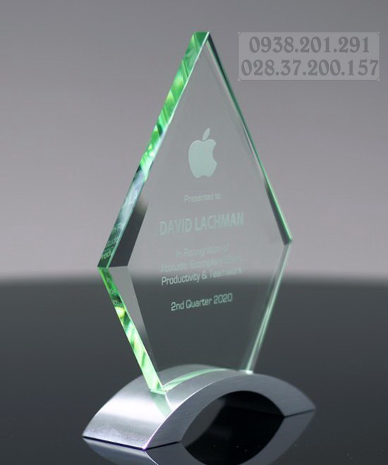 Kỷ niệm chương sản xuất giá rẻ hình thoi, cánh buồm khắc tên quà tặng Kỷ niệm chương sản xuất giá rẻ hình thoi, cánh buồm khắc tên quà tặng