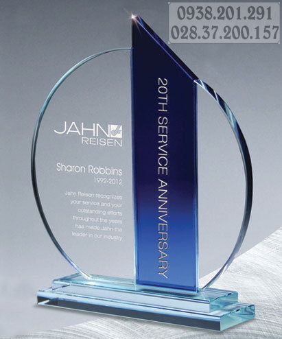 Kỷ niệm chương hình tròn pha lê thủy tinh khắc chữ giá rẻ tphcm Kỷ niệm chương hình tròn pha lê thủy tinh khắc chữ giá rẻ tphcm