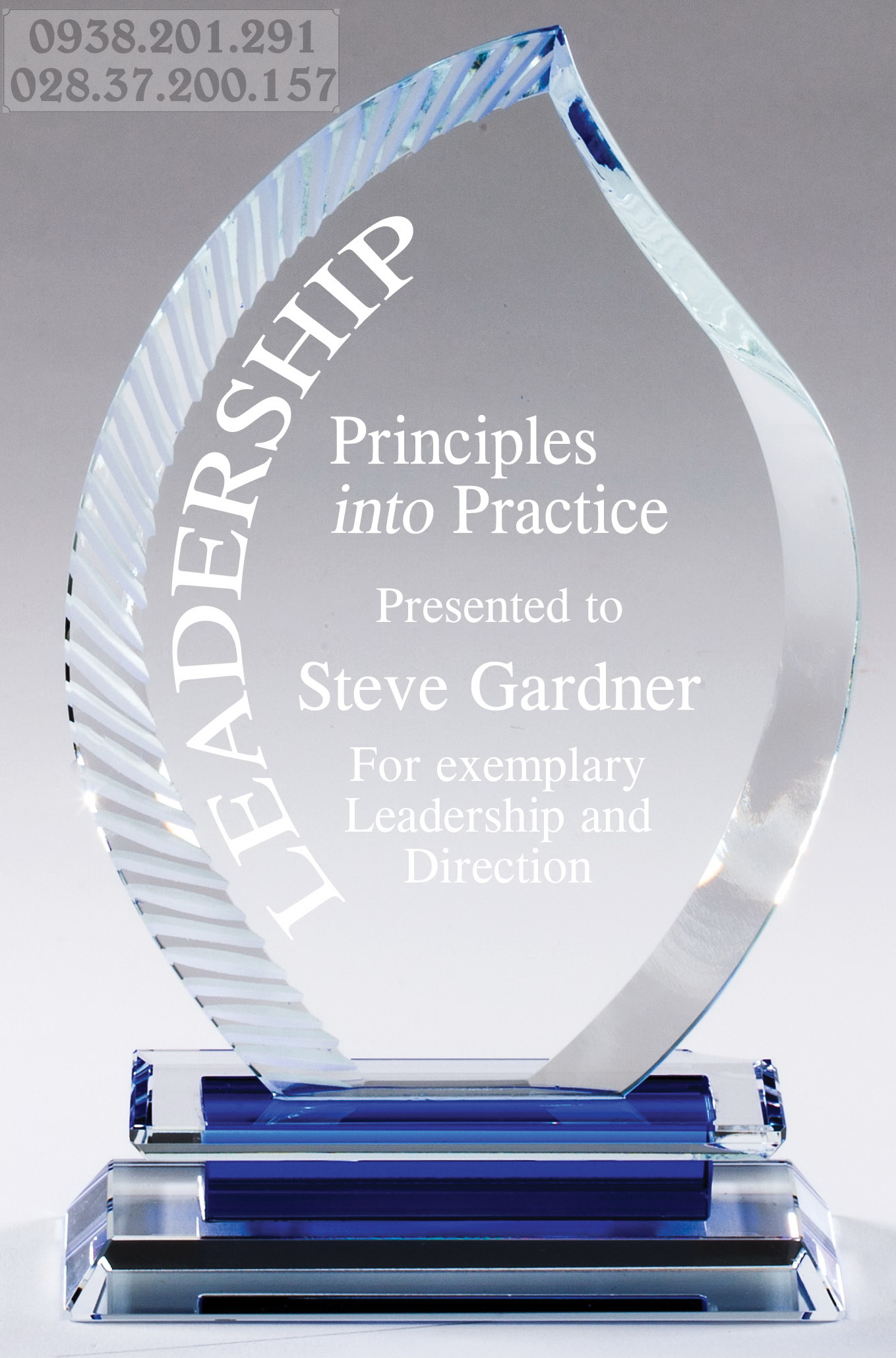 Kỷ niệm chương sản xuất giá rẻ hình thoi, cánh buồm khắc tên quà tặng Kỷ niệm chương sản xuất giá rẻ hình thoi, cánh buồm khắc tên quà tặng