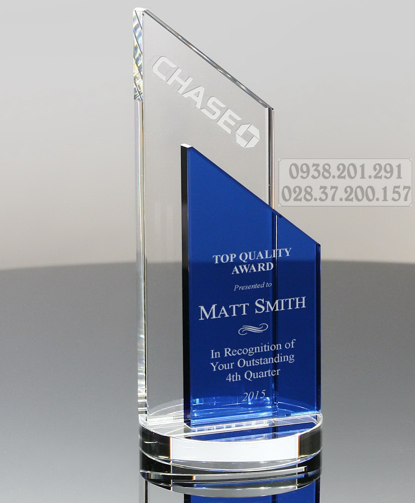 Kỷ niệm chương pha lê thủy tinh hình trụ đứng đẹp giá rẻ tphcm Kỷ niệm chương pha lê thủy tinh hình trụ đứng đẹp giá rẻ tphcm