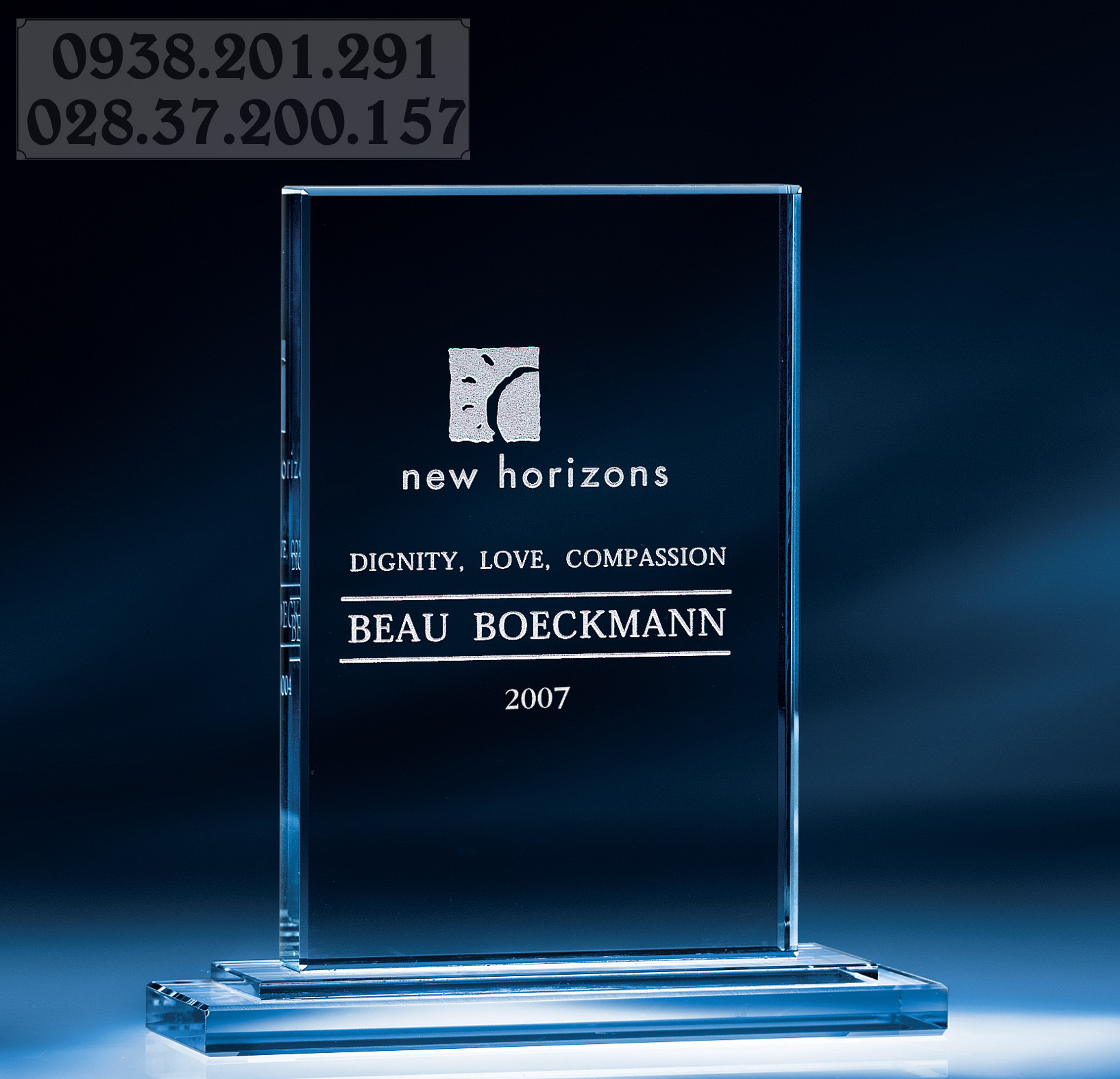 Kỷ niệm chương hình tấm bảng dạng vuông pha lê thủy tinh giá rẻ tphcm Kỷ niệm chương hình tấm bảng dạng vuông pha lê thủy tinh giá rẻ tphcm