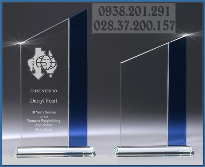 Kỷ niệm chương hình tấm bảng dạng vuông pha lê thủy tinh giá rẻ tphcm Kỷ niệm chương hình tấm bảng dạng vuông pha lê thủy tinh giá rẻ tphcm