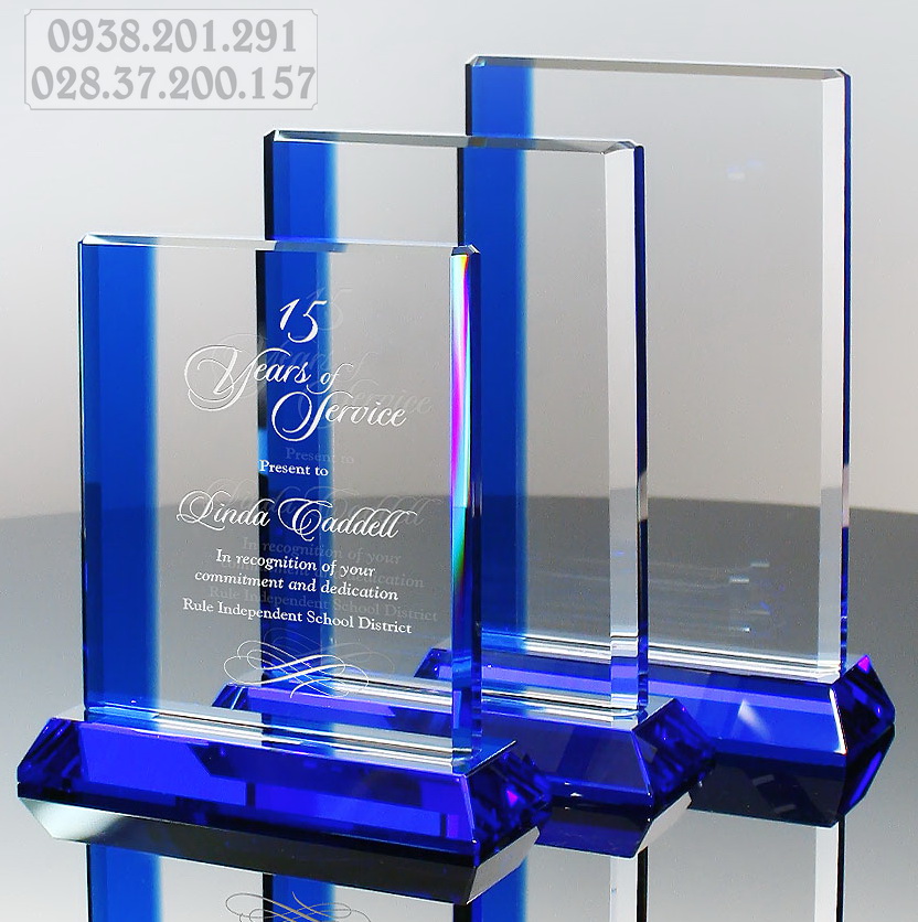 Kỷ niệm chương hình tấm bảng dạng vuông pha lê thủy tinh giá rẻ tphcm Kỷ niệm chương hình tấm bảng dạng vuông pha lê thủy tinh giá rẻ tphcm