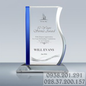 Kỷ niệm chương hình tấm bảng dạng vuông pha lê thủy tinh giá rẻ tphcm Kỷ niệm chương hình tấm bảng dạng vuông pha lê thủy tinh giá rẻ tphcm