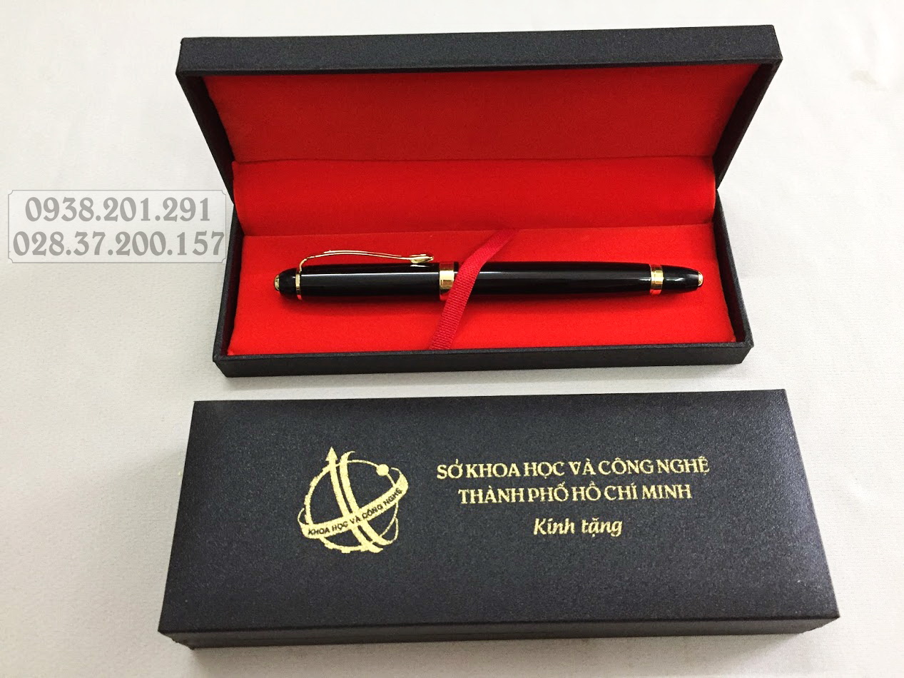 Hộp đựng bút cao cấp màu đen đỏ in logo theo yêu cầu Hộp đựng bút cao cấp màu đen đỏ in logo theo yêu cầu