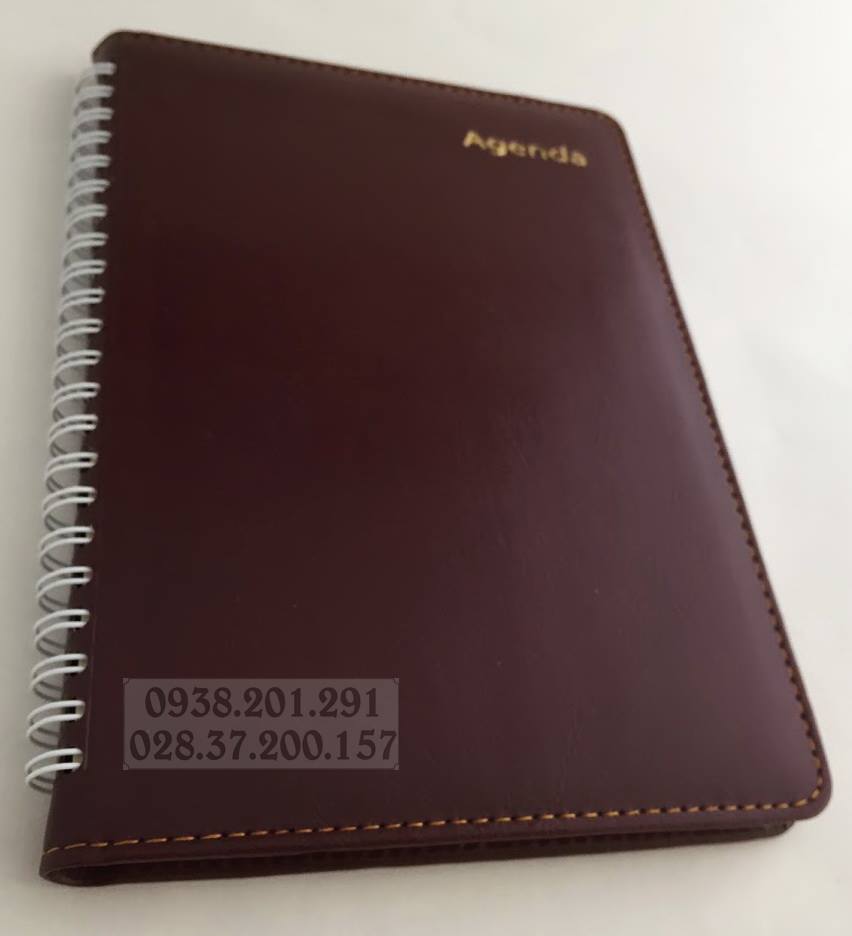 Các mẫu sổ tay mới năm 2018 in logo theo yêu cầu có lịch agenda Đặt in sổ tay agenda lịch 2018 có logo làm quà tặng khách hàng nhân viên