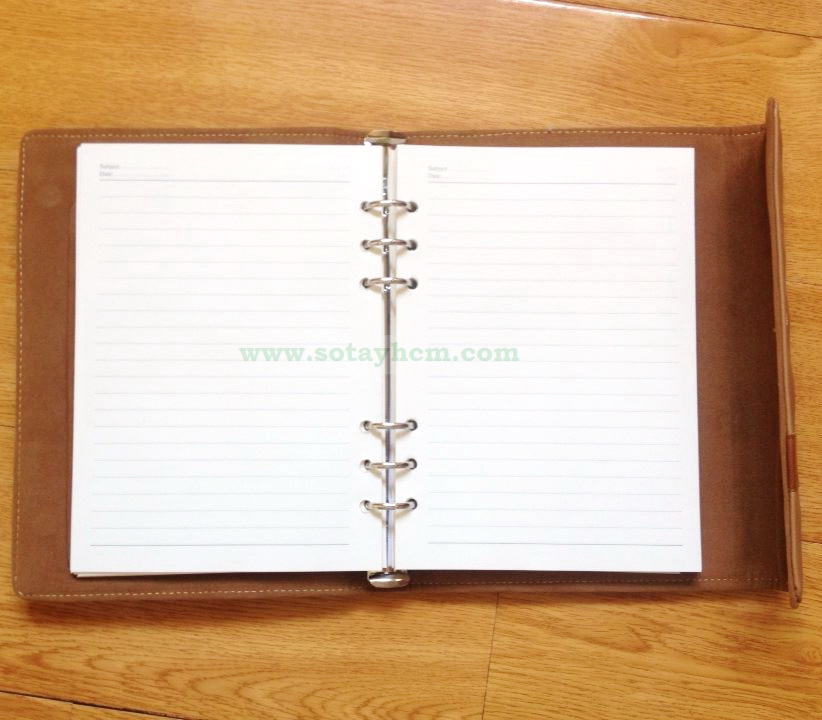 Phần ruột sổ tay bìa da cao cấp có 180-200 trang in dòng kẻ ngang trên giấy fort kem 80gsm Phần ruột sổ tay bìa da cao cấp có 180-200 trang in dòng kẻ ngang trên giấy fort kem 80gsm